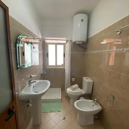 Dhimitrulla Guest-house Daire Përmet